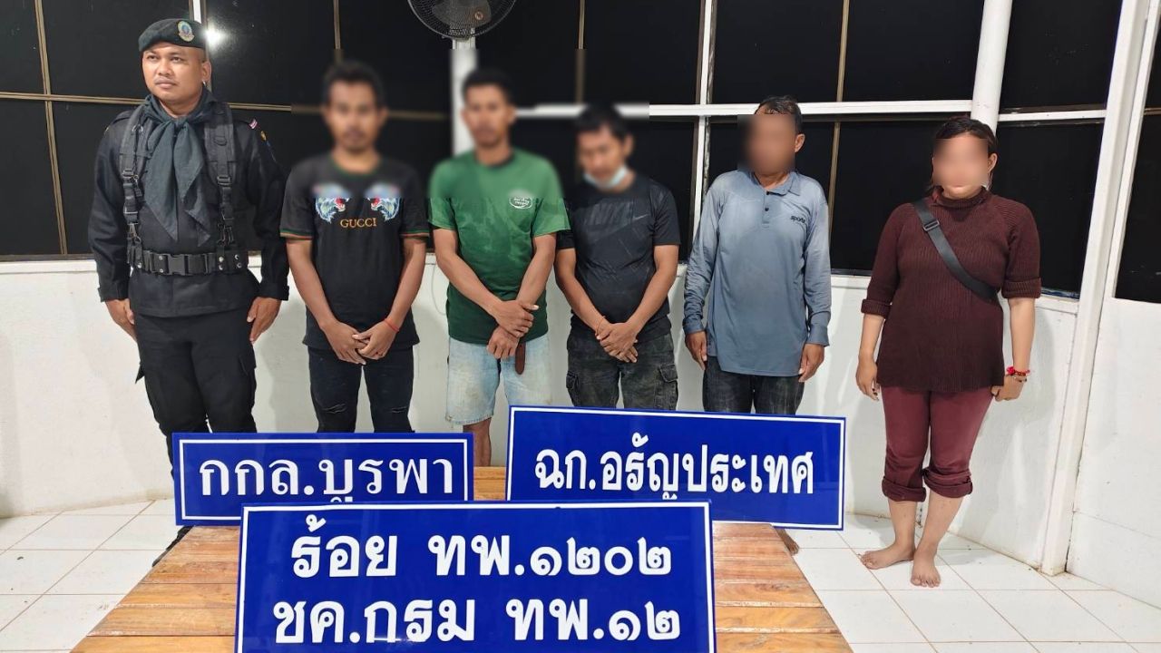 揭露高棉工人陆续通过自然通道偷渡入境，他们忍受不了饥饿，领导抛弃他们，无工可做