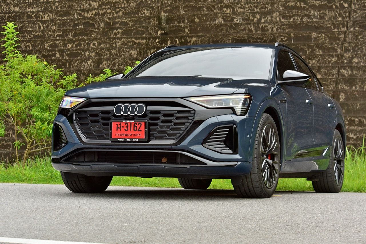 驾驶体验与价格诱惑 测试 AUDI Q8 Sportback e-tron 55 quattro S line Black Edition