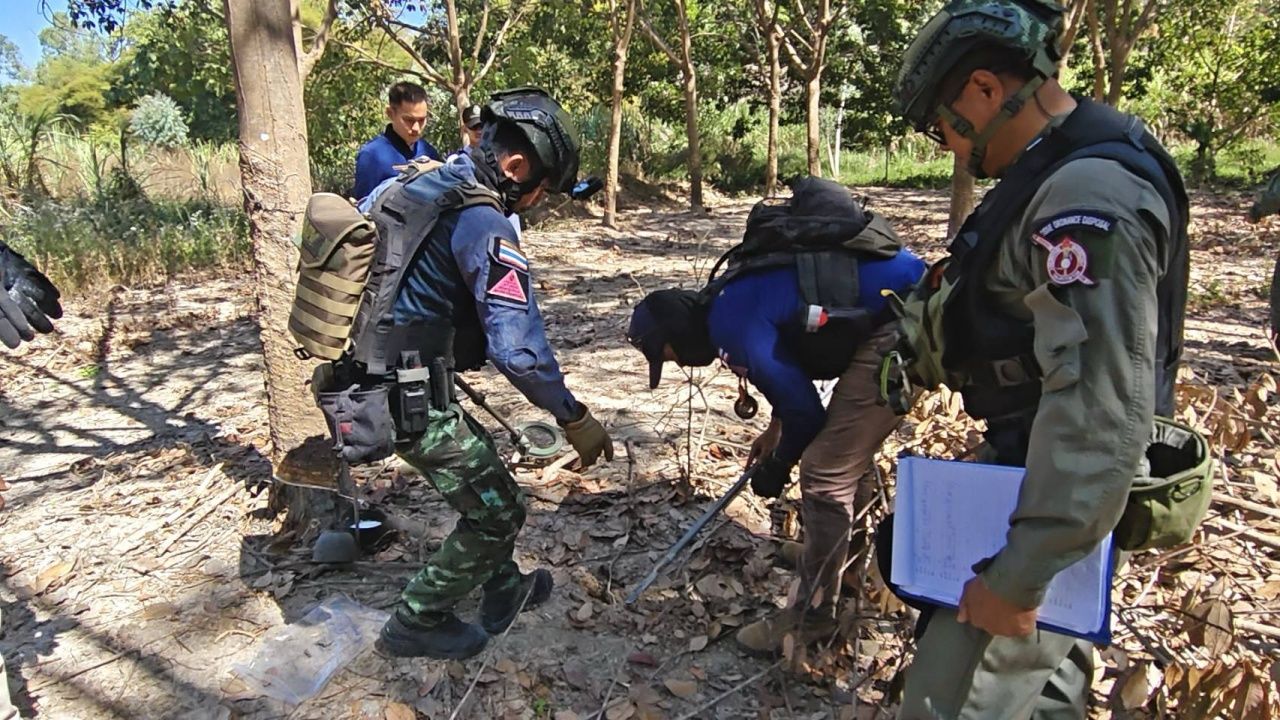 EOD 加速清除泰国-柬埔寨边境的爆炸物，已发现158颗，准备销毁5颗未爆炸