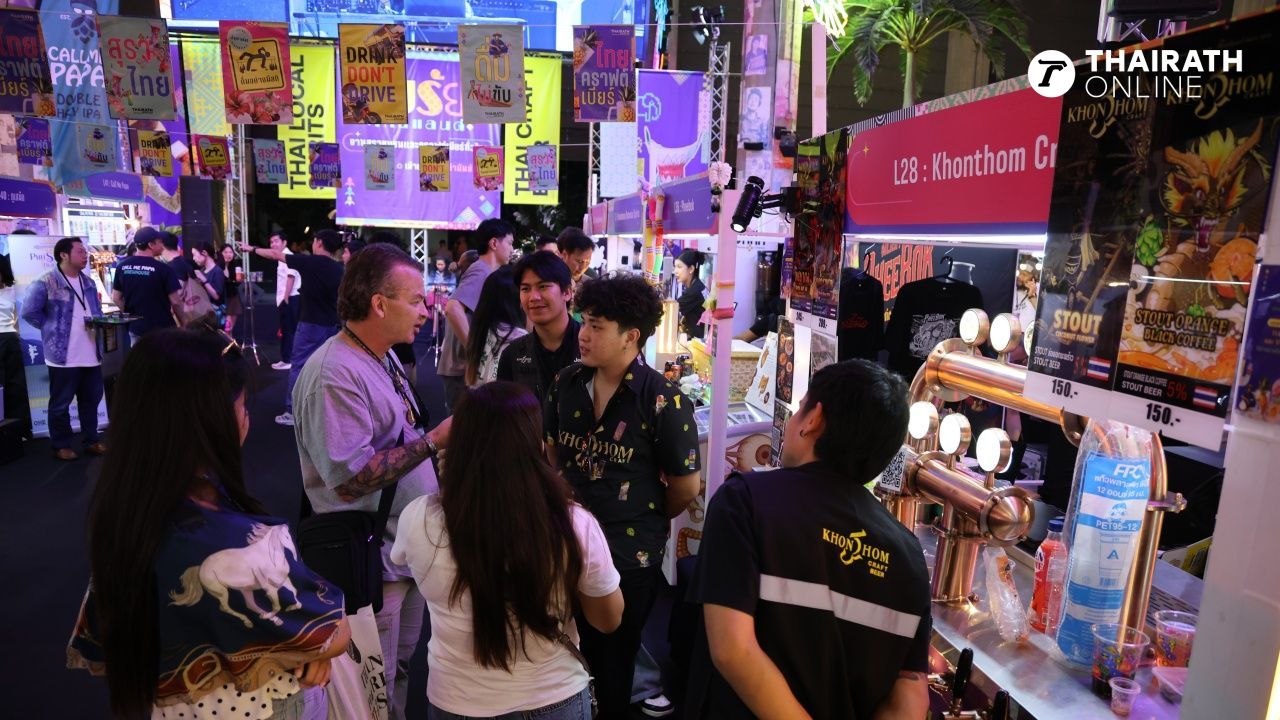 2025年最后一天的泰国酒节,布满社区酒商店和免费音乐会