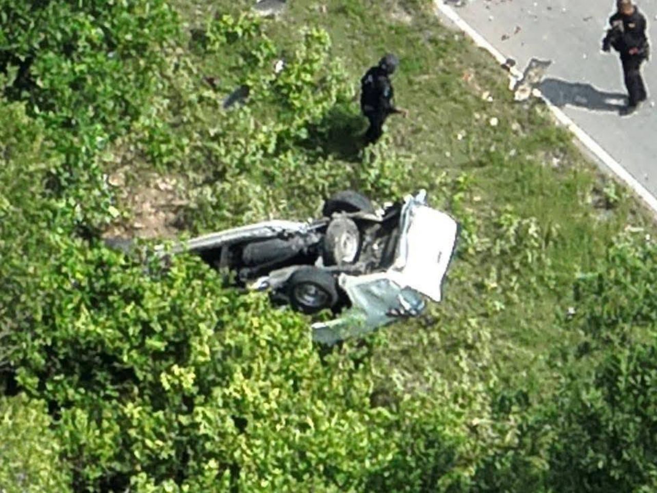 武装分子在道路下埋设20公斤炸弹，致“中尉”士兵死亡，4人受伤