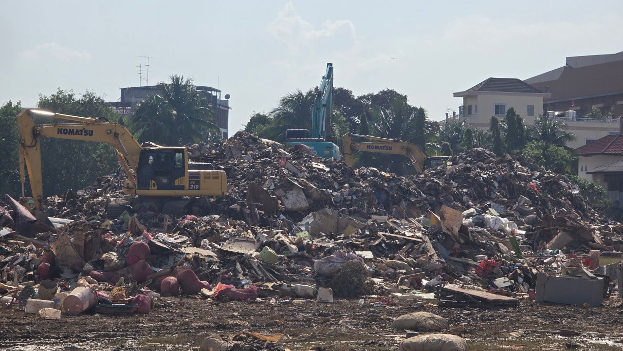 合艾垃圾山预计超过十万吨，居民联名要求“市长”下台