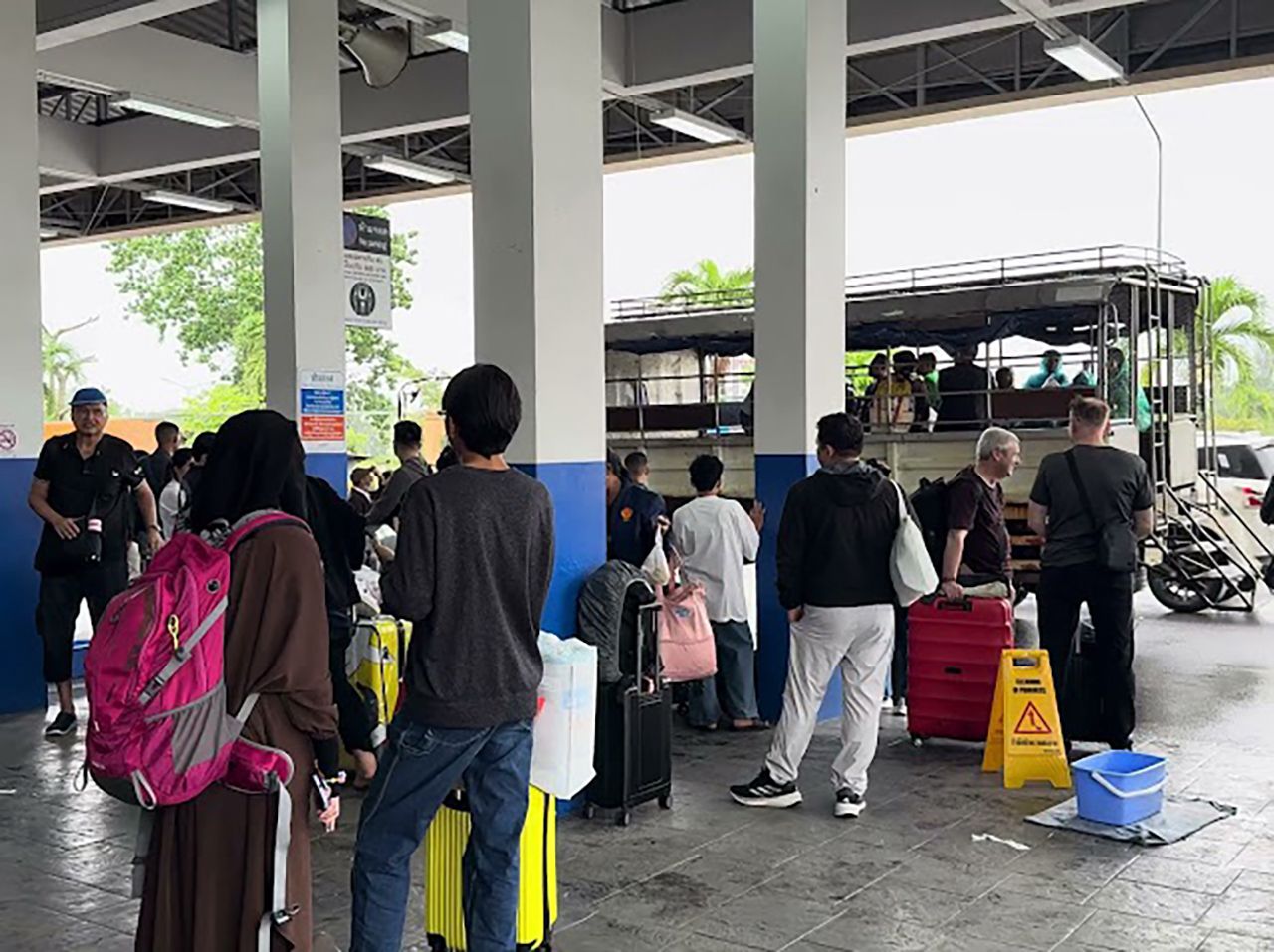 “合艾机场”正常开放，航空公司加紧落实措施帮助受影响乘客