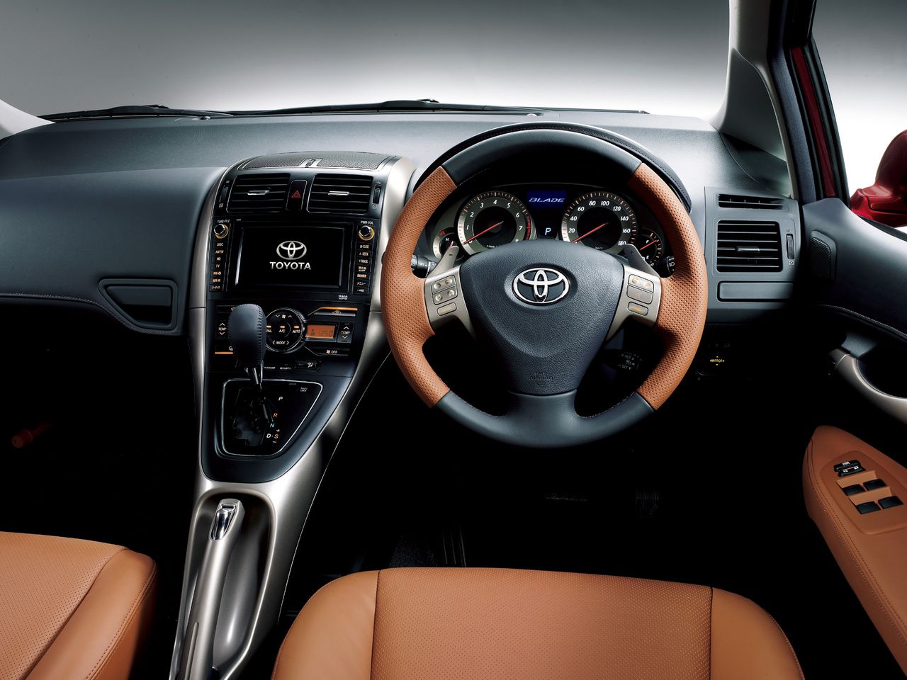 Toyota Blade Master：当大哥丰田打造以Altis为结构的V6 3.5掀背车