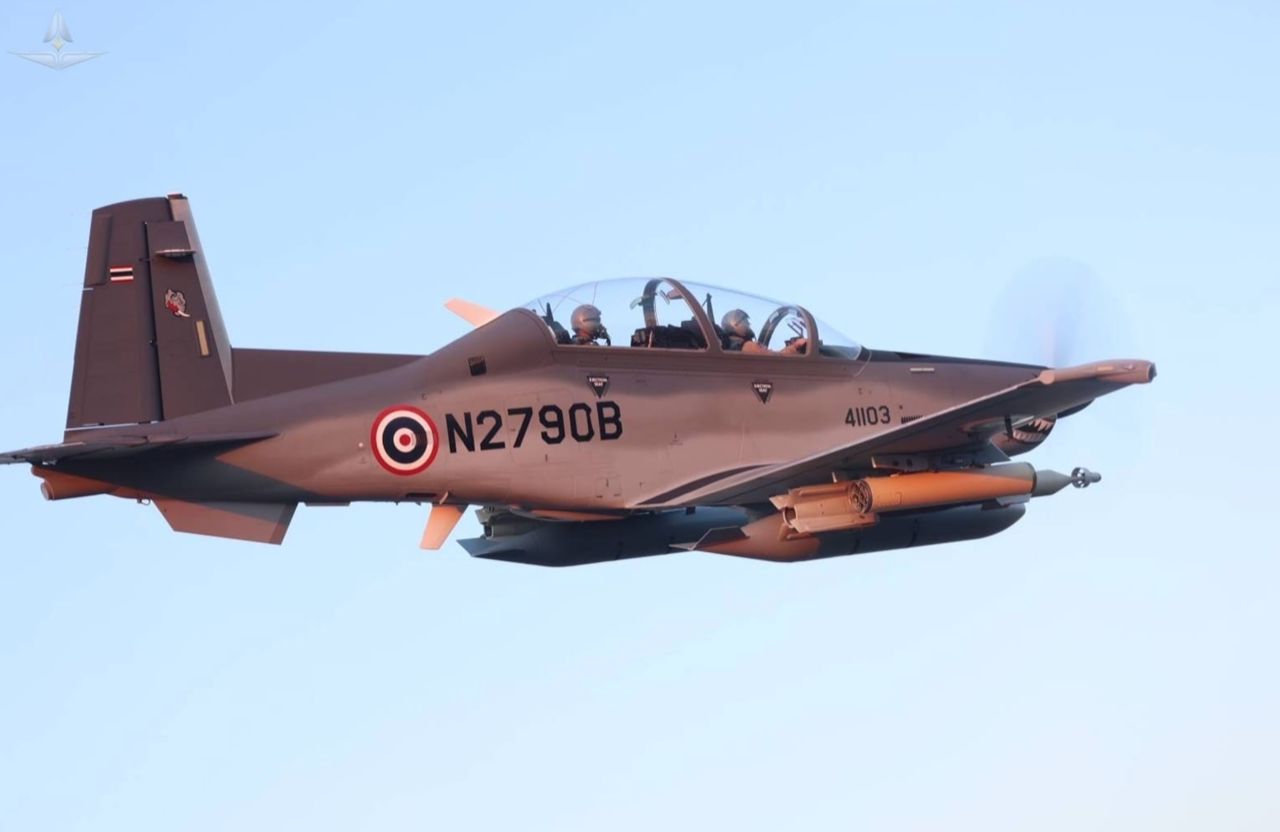 精确、猛烈、无情、全面！泰国皇家空军 Beechcraft AT-6 Wolverine 的利爪