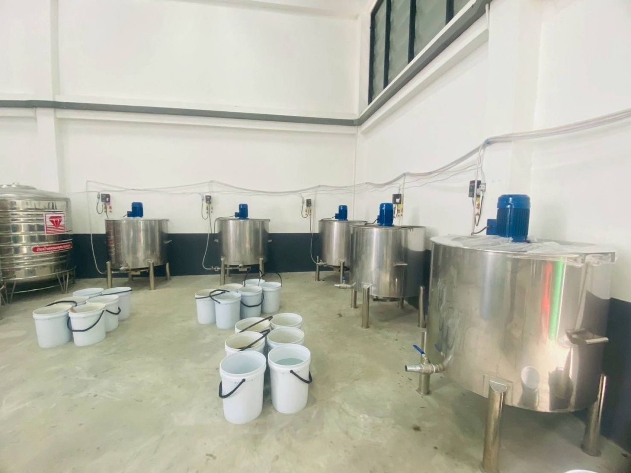 查获假冒止咳药工厂 曾被查四次 仍屡犯 冻结资产两千万