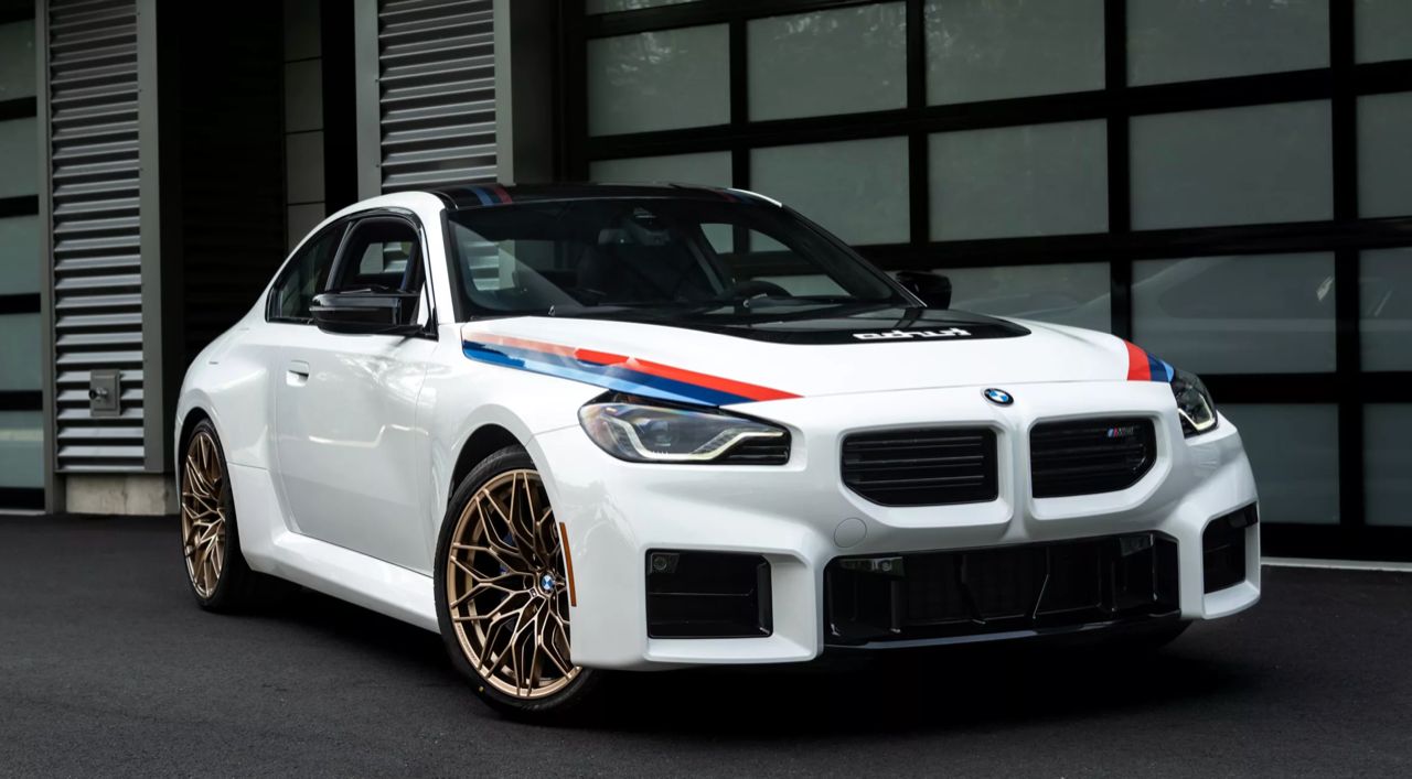 雪白的 BMW M2 Turbo 设计版 2026 仅提供手动变速箱！