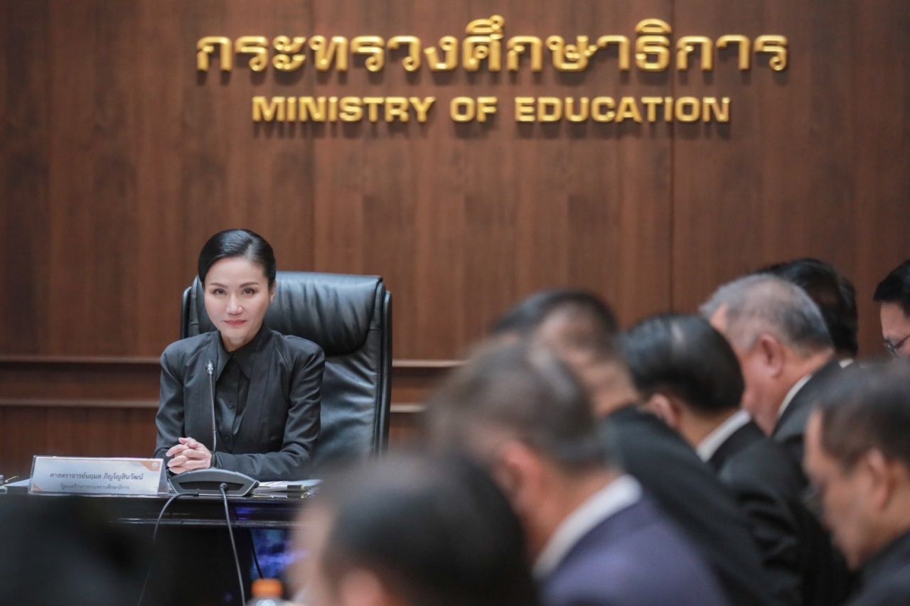 教师委员会批准新标准