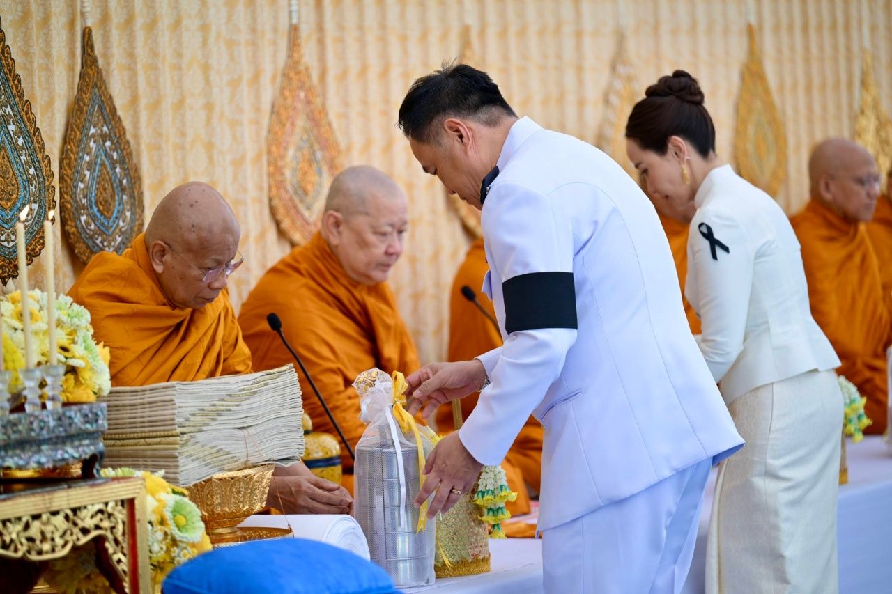 国家儿童节12月5日 总理带领供奉国王拉玛九世