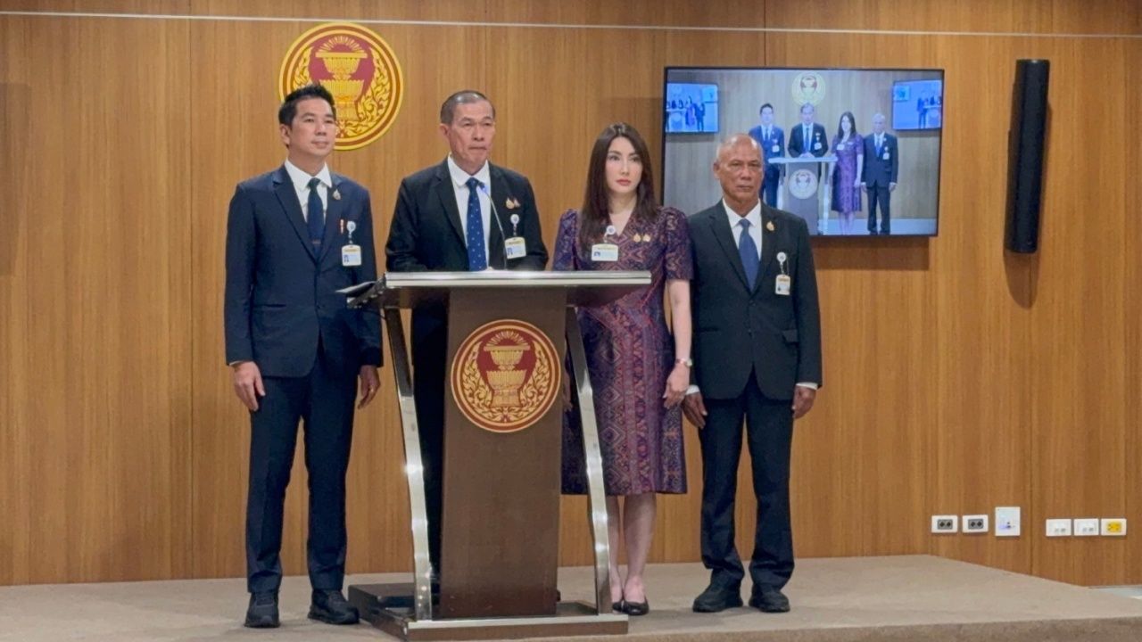 参议院道德委员会决定调查不当行为的议员，以增强公众信心