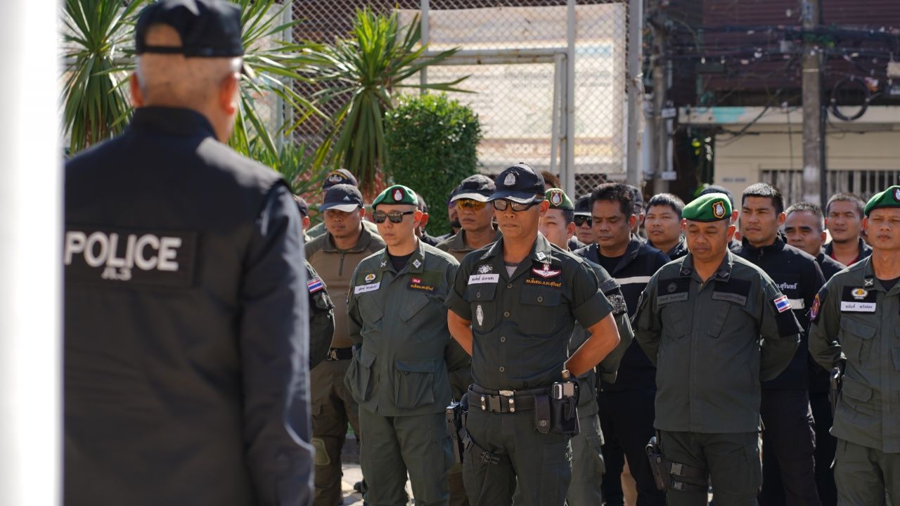 部署EOD小组在素林府边境地区进行弹药检测，停火后进行监测