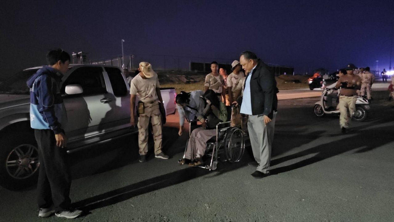 在武里南,加速撤离脆弱群体至避难中心确保安全