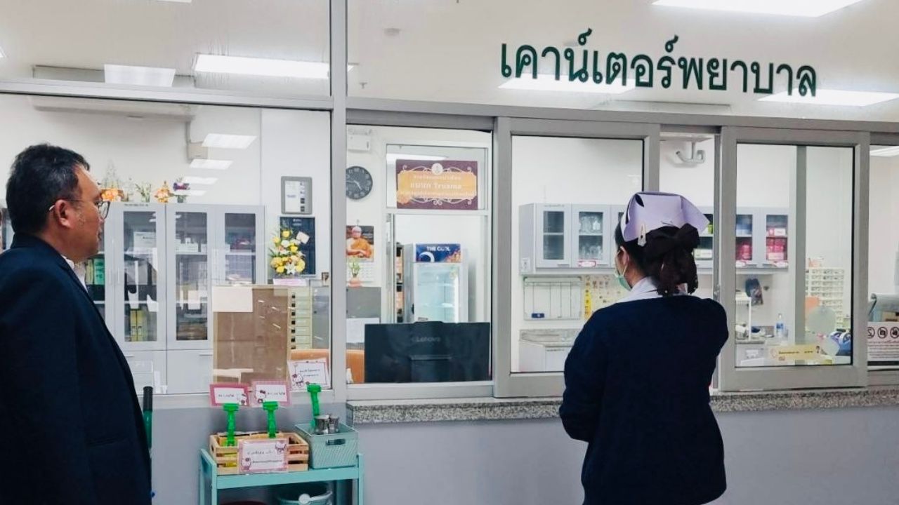 护士在巴南阁医院讲述事件经过：病人跑来打脸至流血 满是骨折
