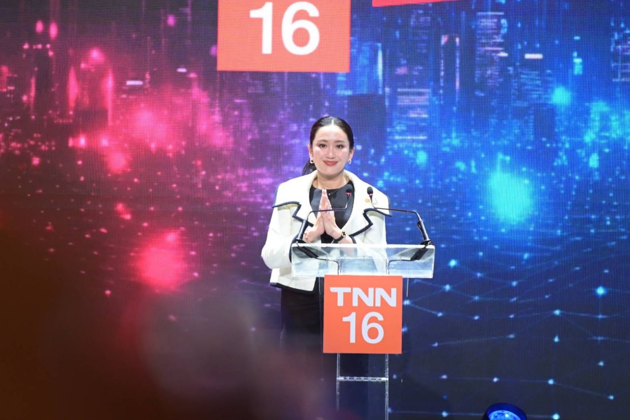 “英”建议直接询问“他信”，解释第14层法庭案件，反驳“穆迪”仅是一种观点而非评分