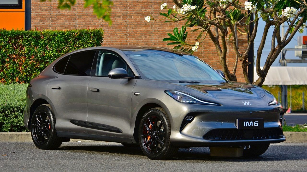 探索 NEW MG IM6 PREMIUM EV 车型的高科技设备，价格与赠品丰富