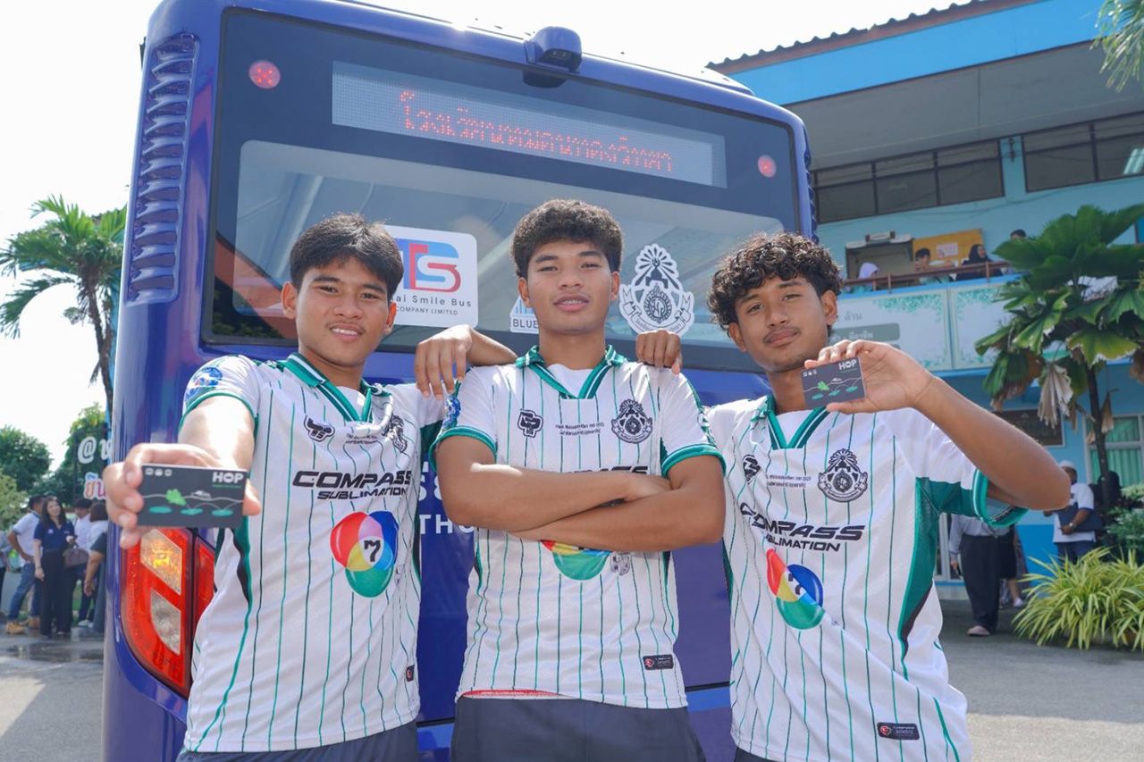 TSB 向“芙蓉学校”交付梦想电动巴士 支持课外学习