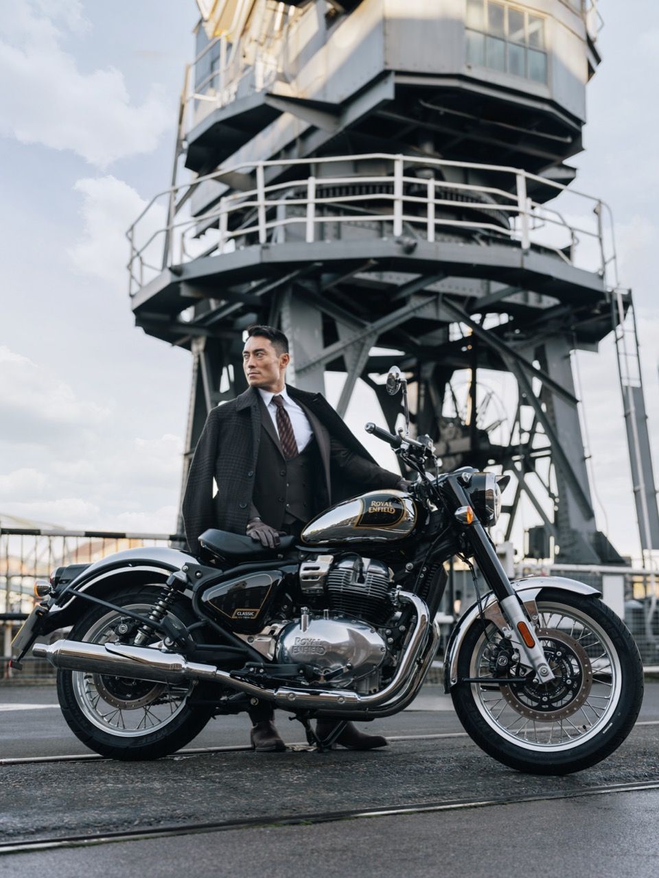 帅气亮相，两轮经典 Royal Enfield Classic 650
