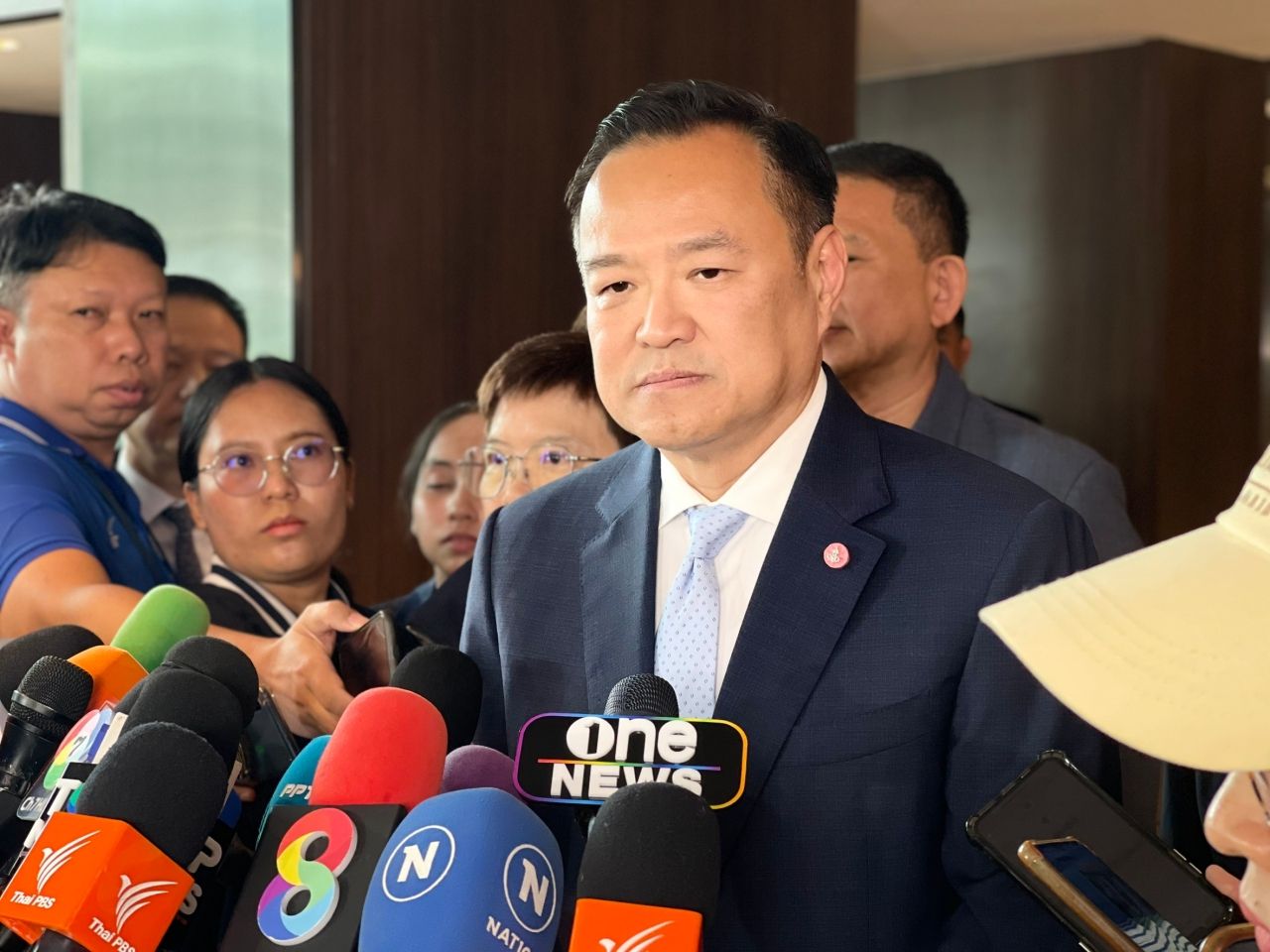 “阿努廷” 不参加联合国大会，担心无法及时发表政策声明，拒绝回应给予军方边境权力过多的问题