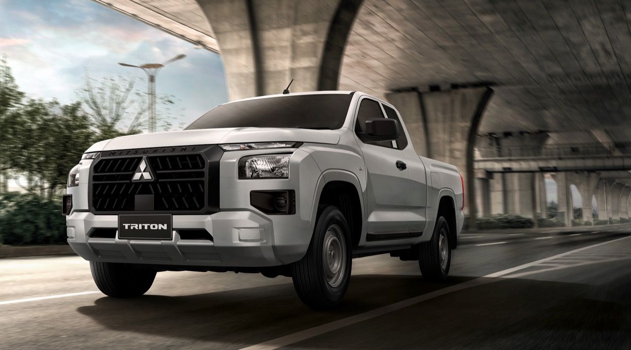 查看MITSUBISHI NEW TRITON 2025的型号和价格，全新外观，黑色风格，全面提升