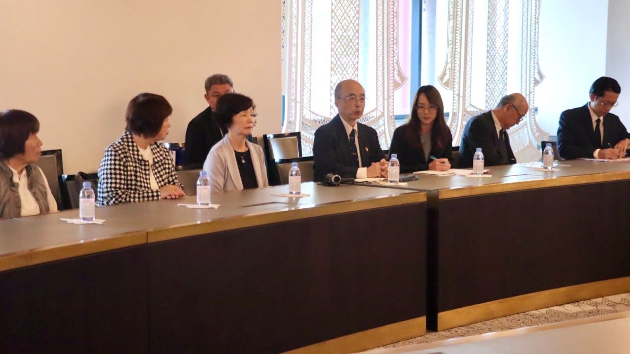 日本游客家庭拜访“塔威” 追踪女儿死亡事件进展