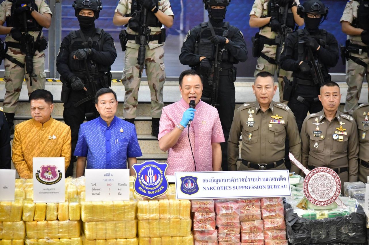 政府准备支持消灭毒品的行动，感谢官员们为人民的付出