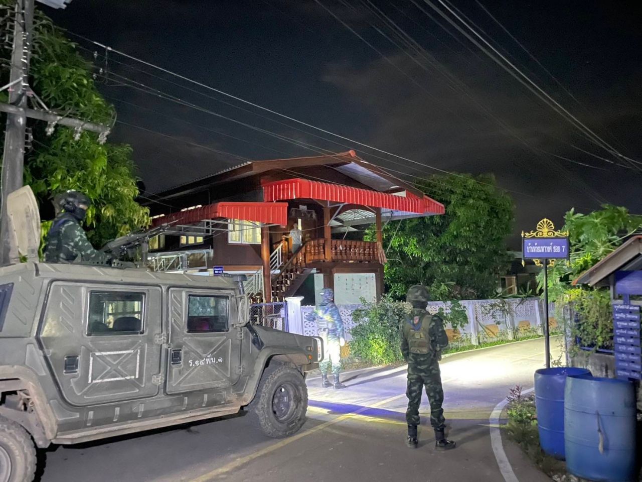 士兵加强边境巡逻 缅甸炮弹落入泰国造成伤亡