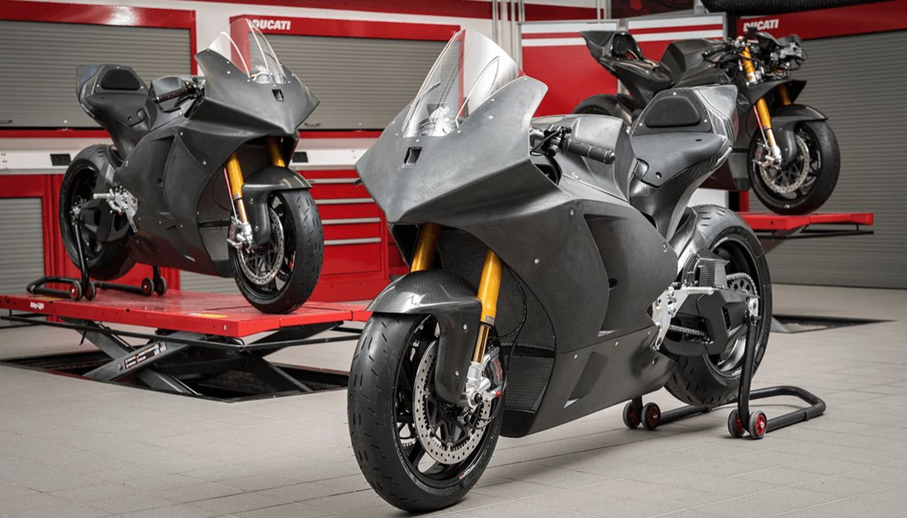 Ducati V21L 电动摩托车测试固态电池延长续航！