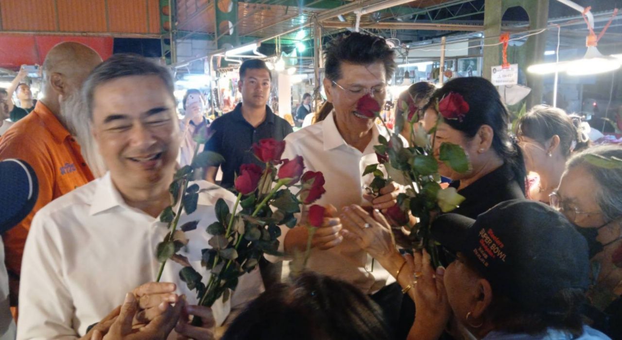 “阿披实” 在罗勇省会见企业承认尚早预测东部议席数量