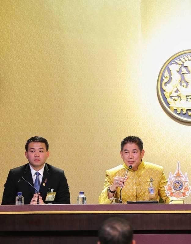 “塔纳敦·素万纳瑞提”的历程:从“本·史密斯”律师到政治公务员