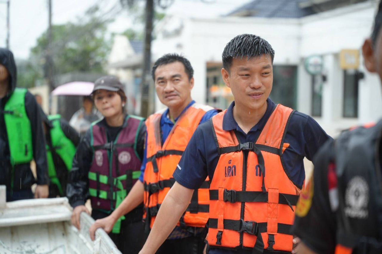 民众党开展四项任务援助南部洪灾，开设网站帮助寻找失踪人员和宠物
