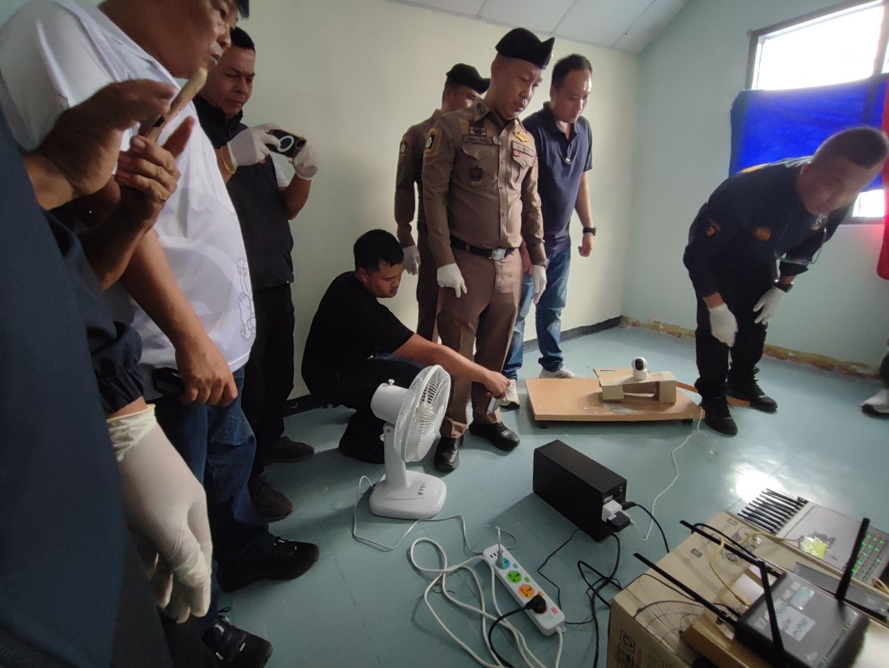 扩大调查“诈骗者”巢穴,发现中部城市沙缴配有闭路电视监控Sim Box设备