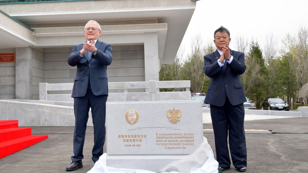 俄罗斯-朝鲜举行两国间公路桥梁建设开工仪式