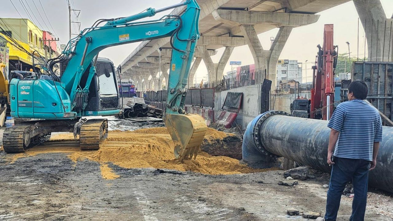 维修16小时 水管破裂导致渗水 拉玛2路塌陷 准备恢复区域 开放交通