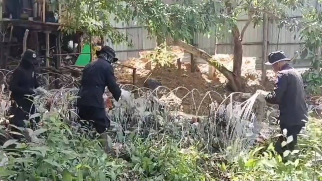 布鲁尔瓦部队驻扎在阿兰亚边境，拉起铁丝网封锁自然通道