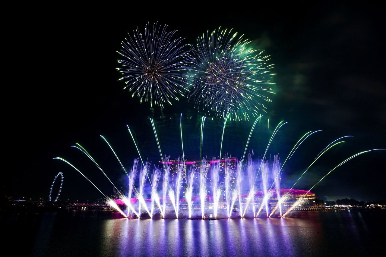 亚洲庆祝2026年新年烟花-无人机壮观画面