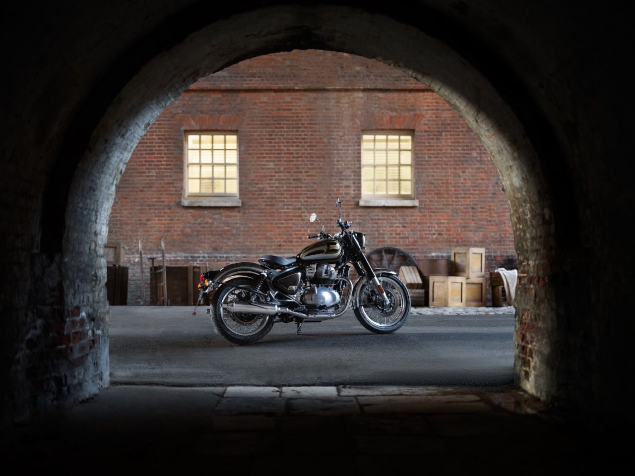帅气亮相，两轮经典 Royal Enfield Classic 650