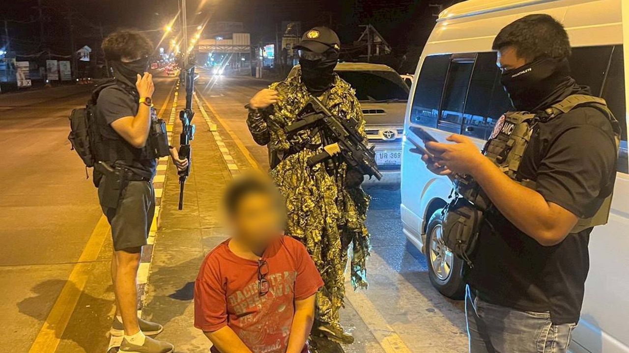 第2区边防警察追捕毒品网络，逮捕2名嫌疑人，受雇运输300公斤冰毒