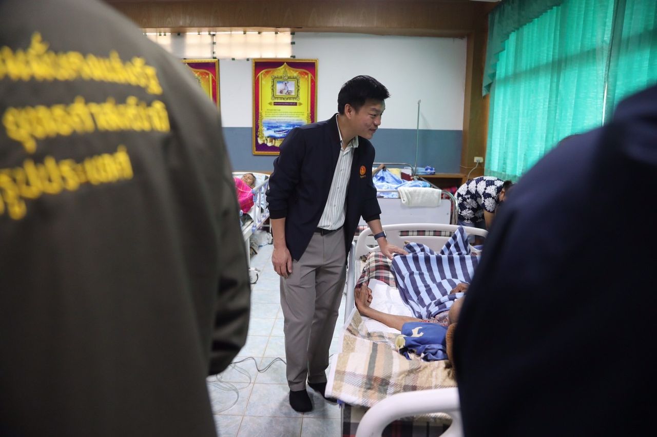 “程 纳塔彭” 访问素林收容中心 呼吁政府加快改善生活用品供应