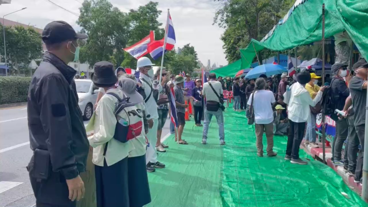 泰国改革学生和人民联盟（คปท.）集会施压总理因通话录音事件下台