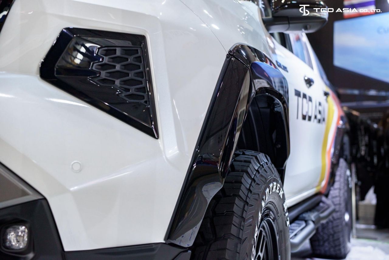 欣赏来自 TCD ASIA 的 Land Cruiser FJ 和 Hilux Travo 改装套件,酷炫且实用