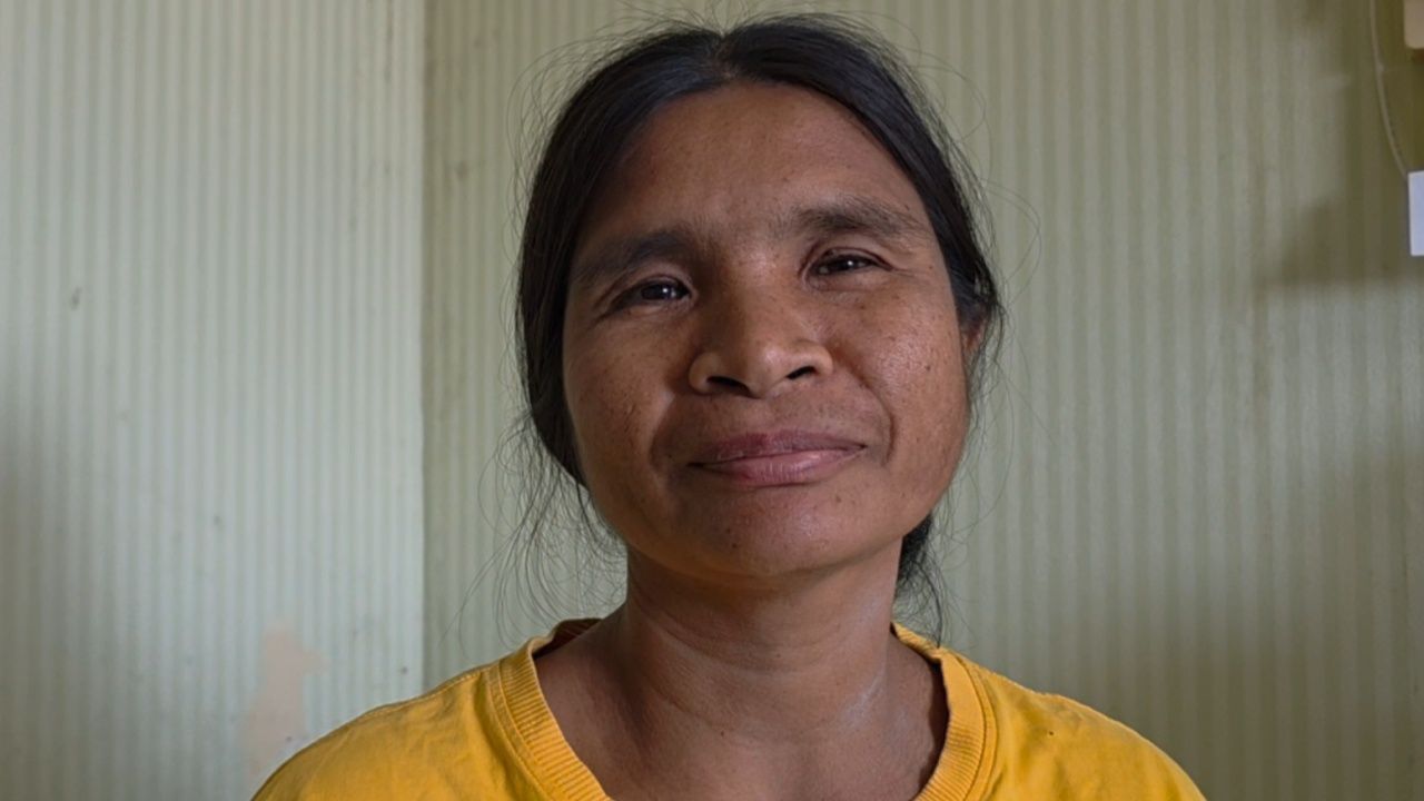 回家探访受BM-21爆炸波及受伤的前线士兵“拉力”