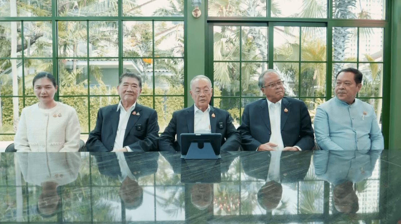 “差伊盖森” 承诺若成为总理立即解散议会，为泰党接受所有提议