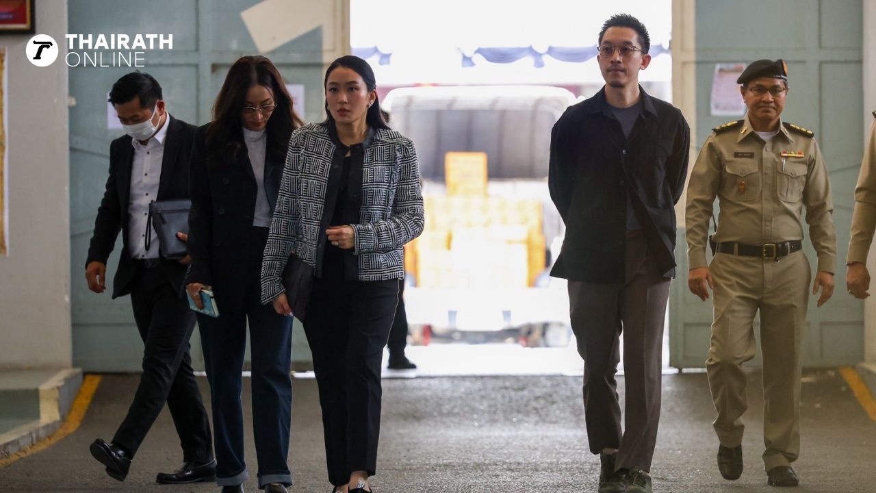 “英-艾姆”进入孔抛监狱，献上茉莉花环敬拜父亲，透露母亲生日时通常会全家团聚