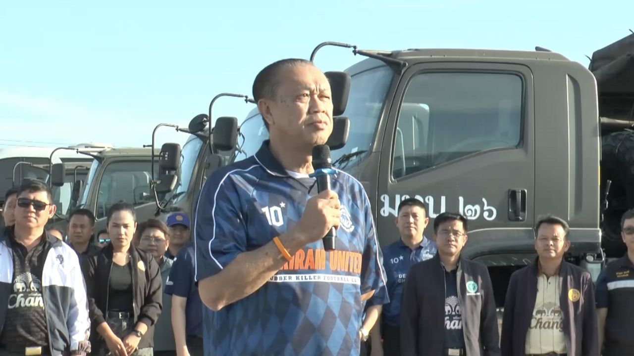 武里南府安排车辆送遣返民众回家乡 边境局势缓解后