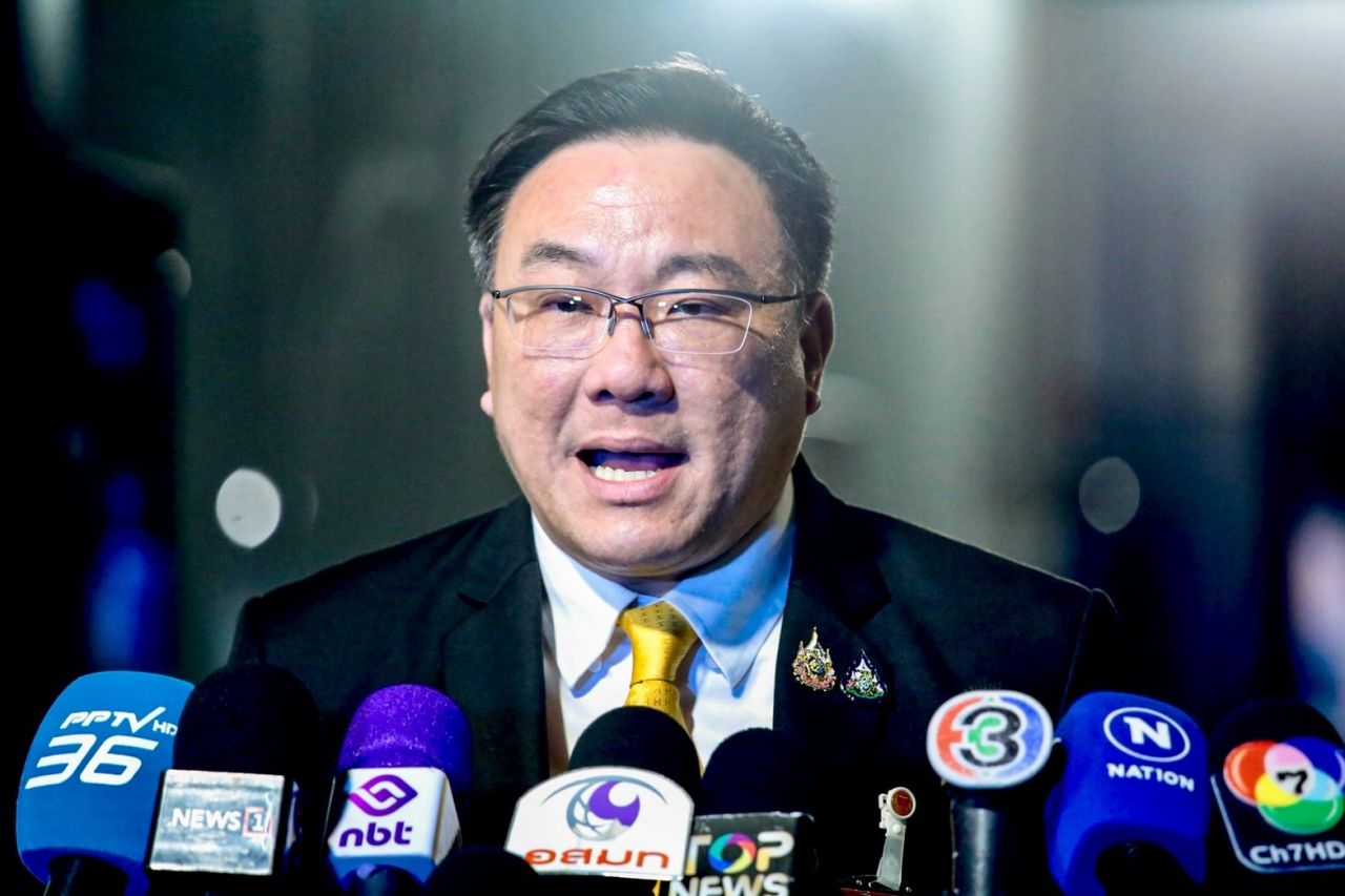 “朱勒潘”对撤职案件有信心 “总理佩通塔恩” 宪法法院的裁决将是正面的
