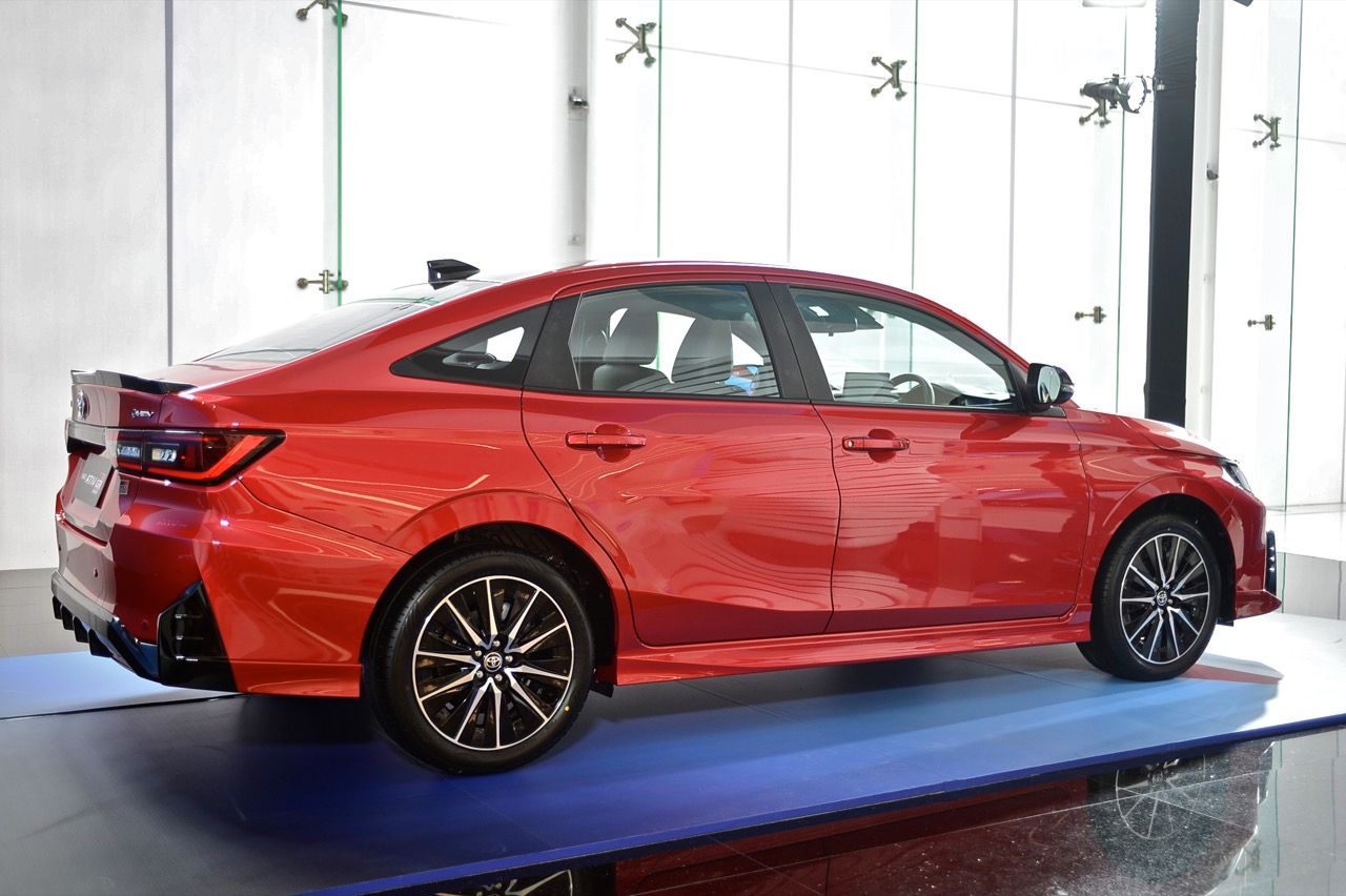 如果心动 Yaris ATIV，选择哪款？HEV GR Sport/ HEV Premium 或汽油版？