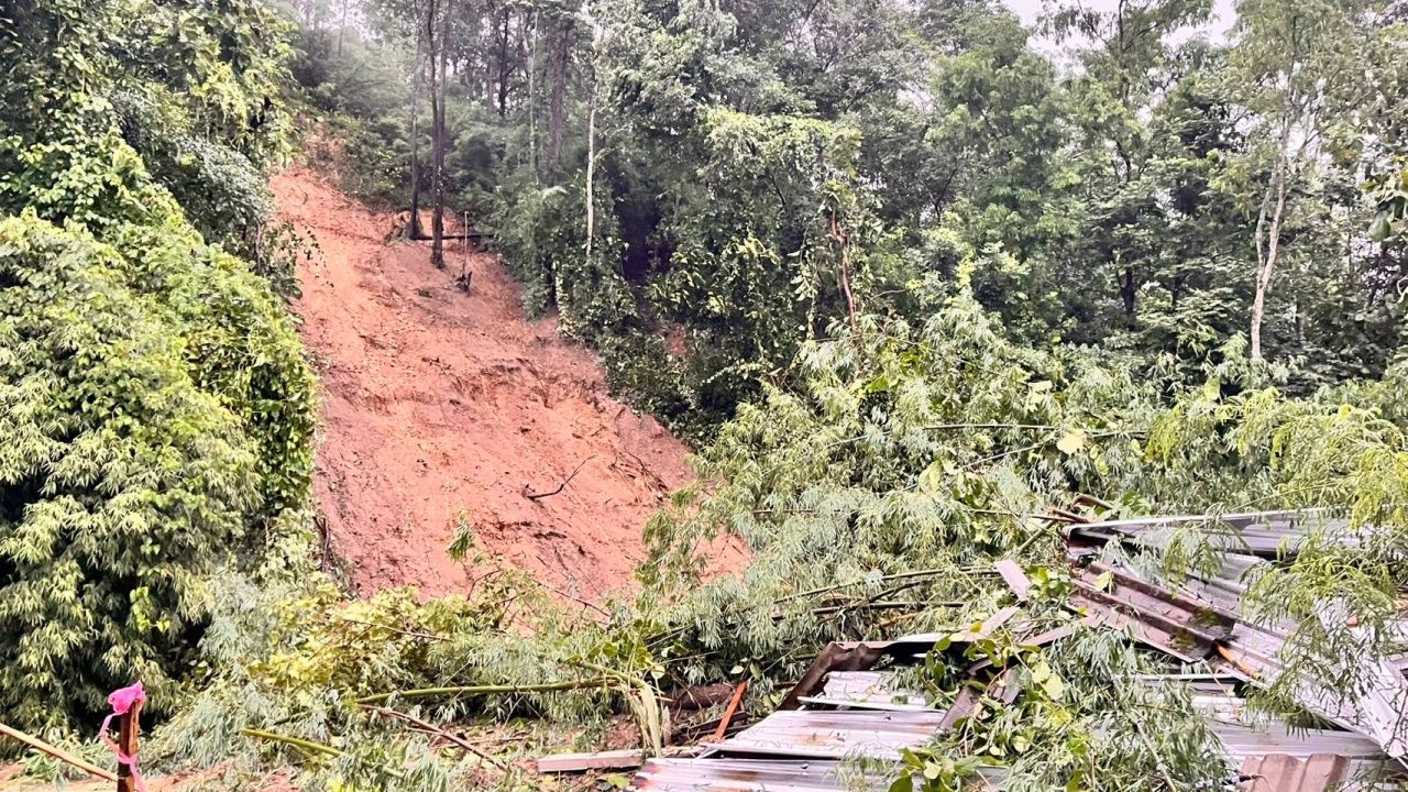 暴风雨影响的马色央暴洪与滑坡致1死