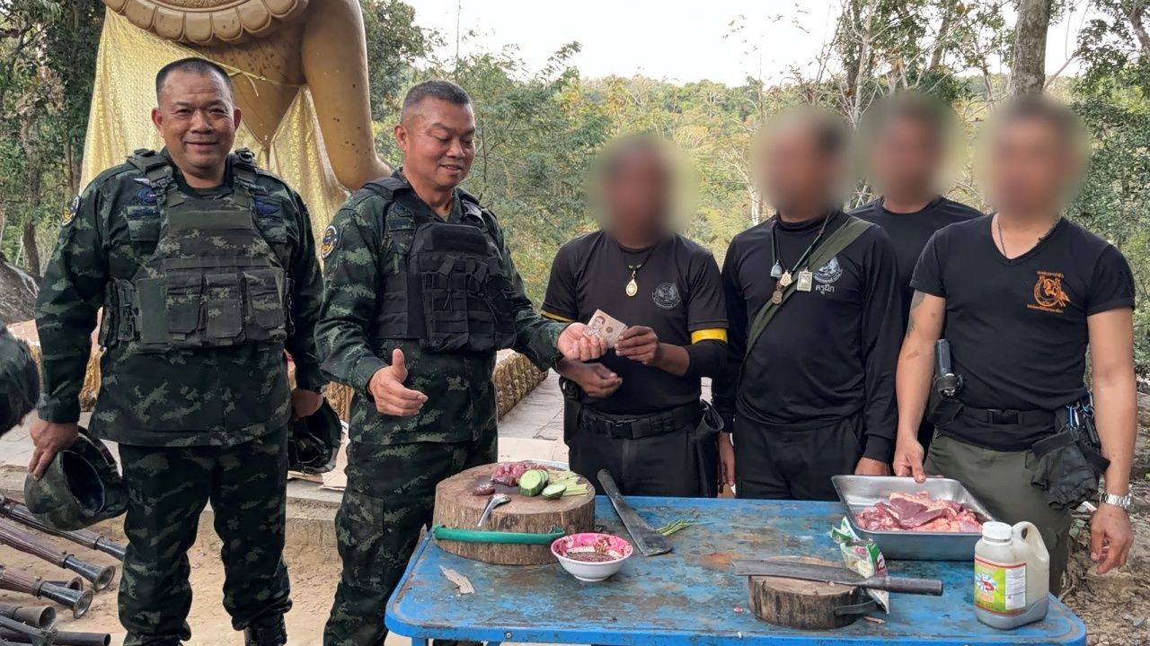 “大虾”访问塔奎寺和350高地，慰问前线官兵，祭拜泰国土地