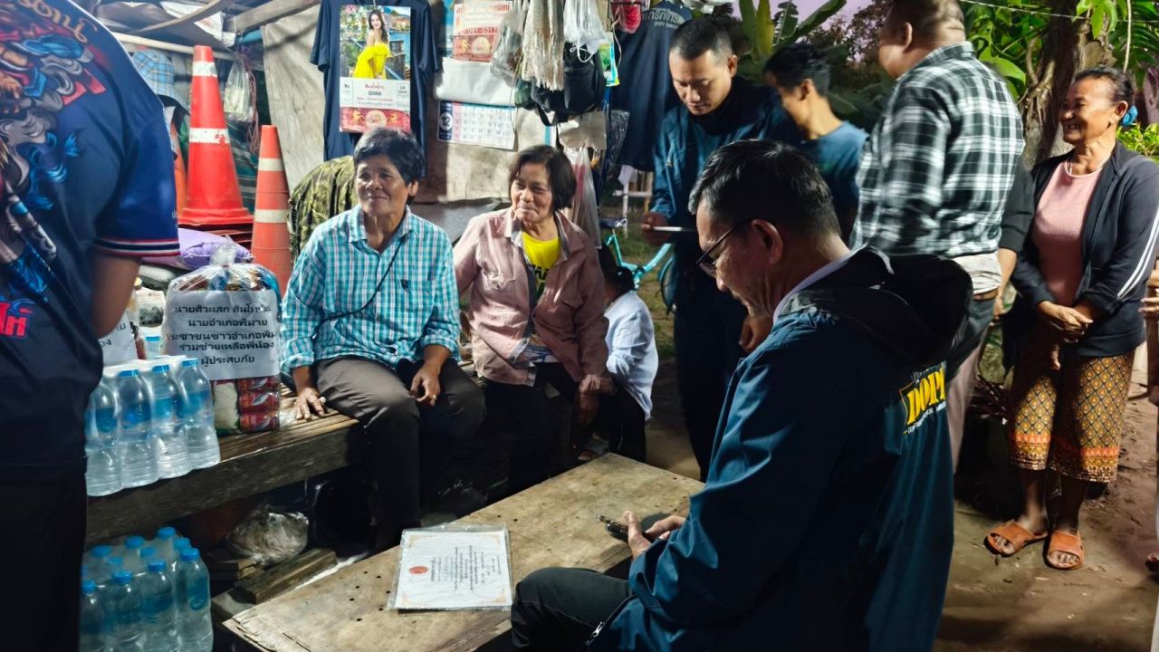 慰问“士兵纳林”：第10位截肢的泰国士兵，发现家庭贫困，政府紧急救助