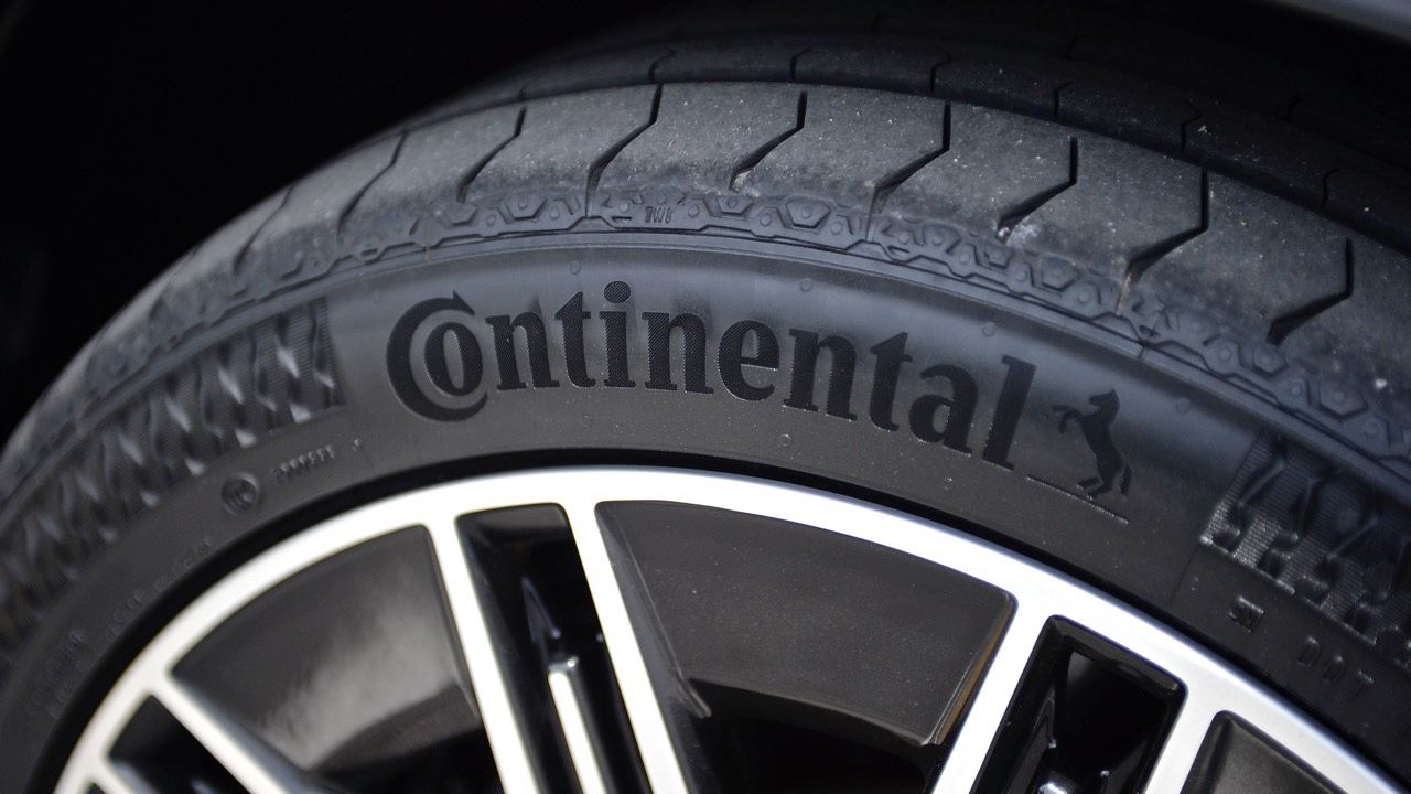 在 Continental Experience 2025 测试三款新轮胎的性能